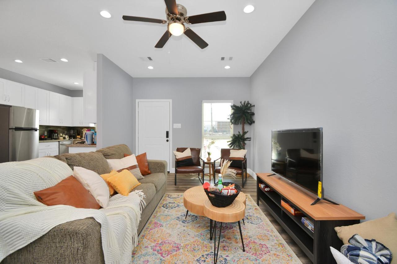 Modern Near Nrg Stadium Apartment Houston