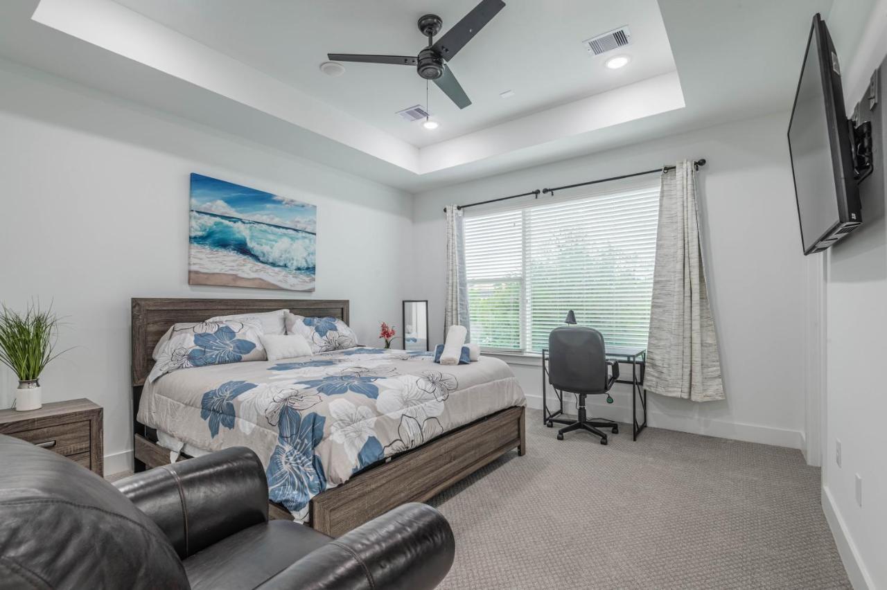 Holiday home Cozy Duplex Mins To Dt/ Mctr, Free Wi-fi/ Parking Houston