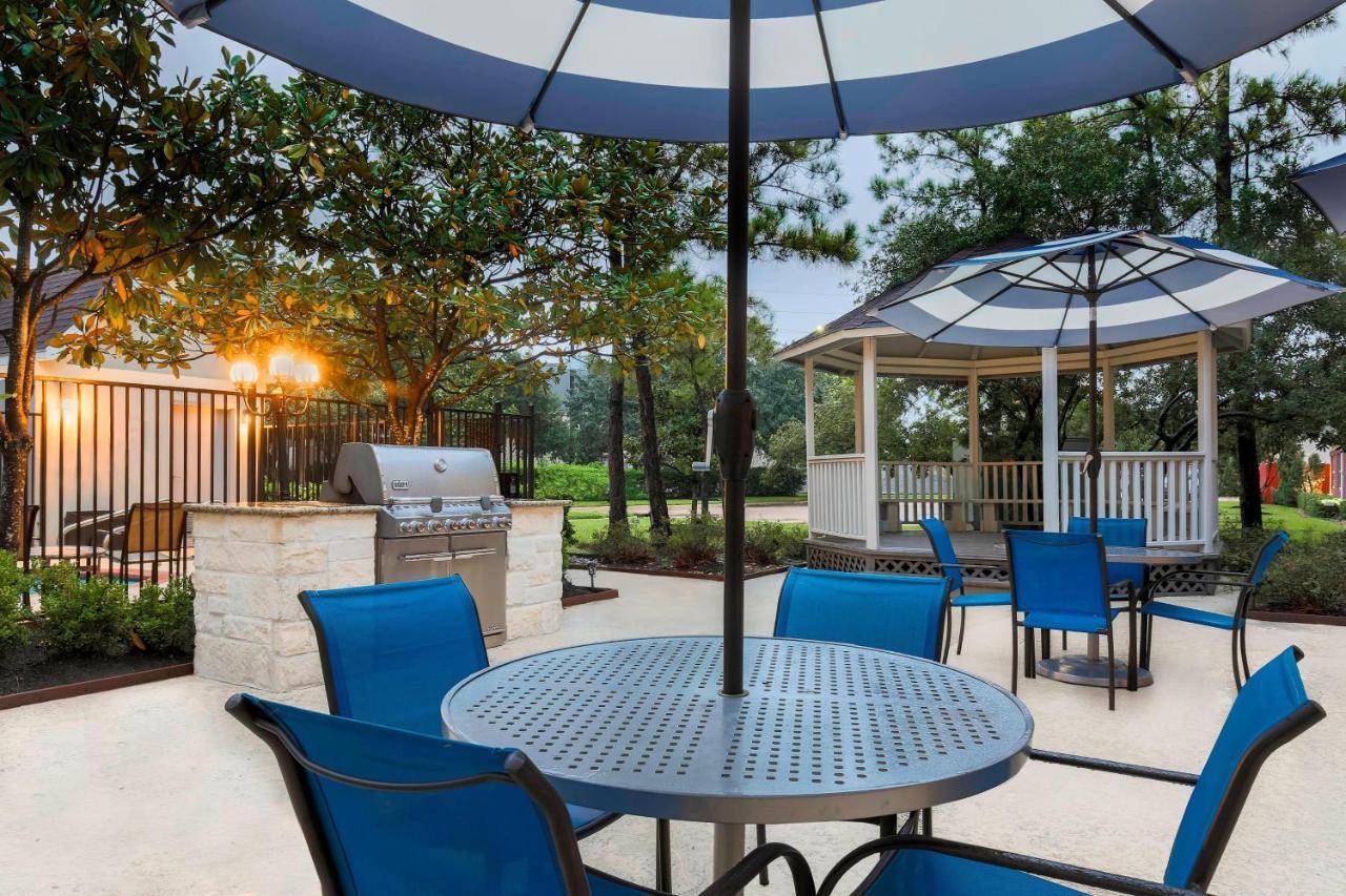 Sonesta Simply Brookhollow Hotel