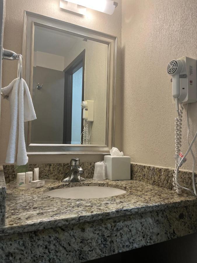 Sw-near Sugar Land By Ihg Hotel 3*