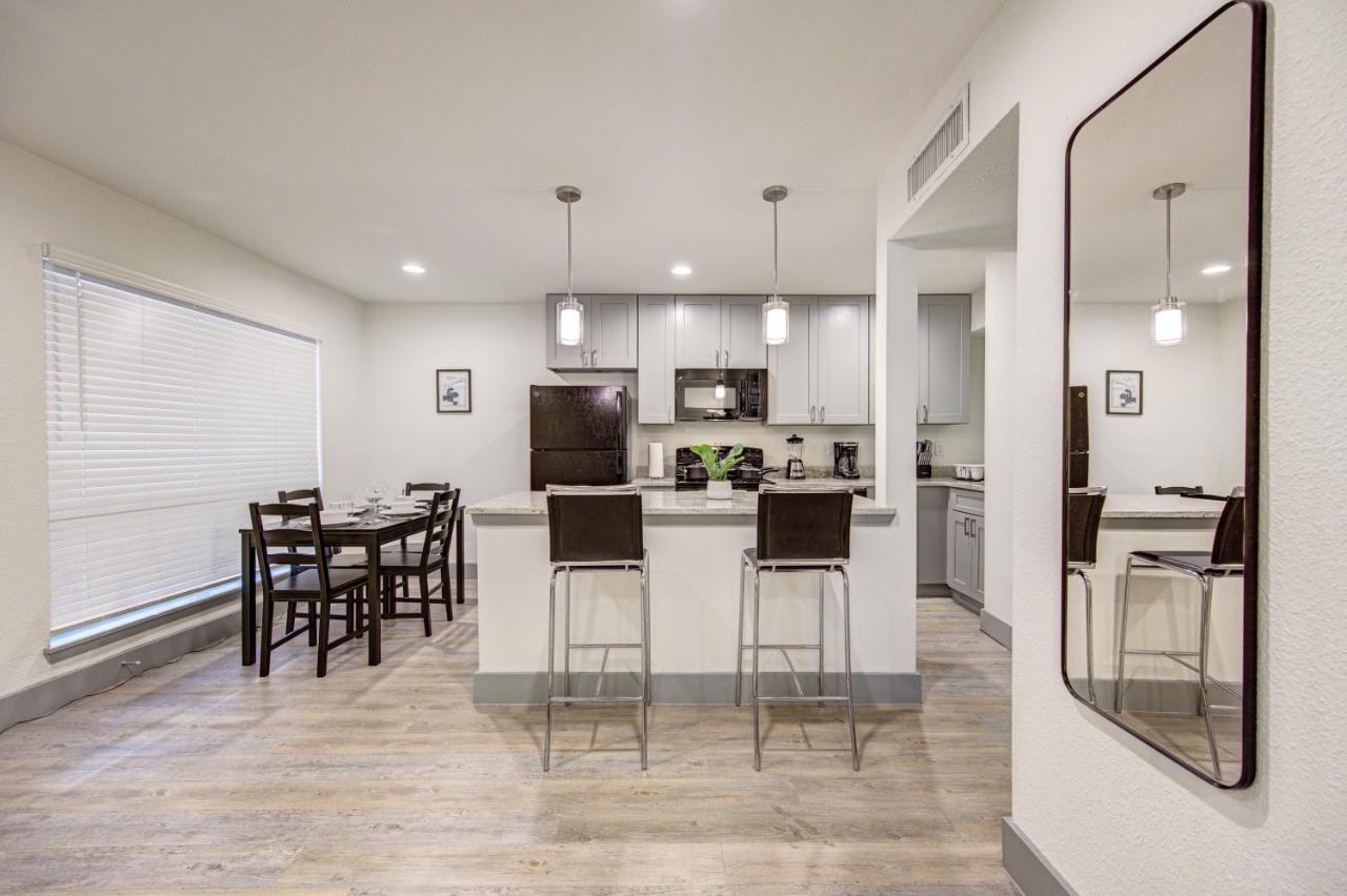 Apartment Trendy Midtown Apt, Walk To Shops & Sites, Pets Ok *