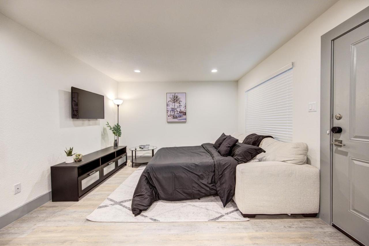 Apartment Trendy Midtown Apt, Walk To Shops & Sites, Pets Ok