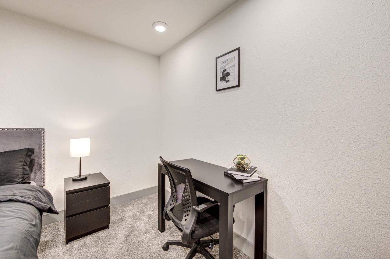 Apartment Trendy Midtown Apt, Walk To Shops & Sites, Pets Ok