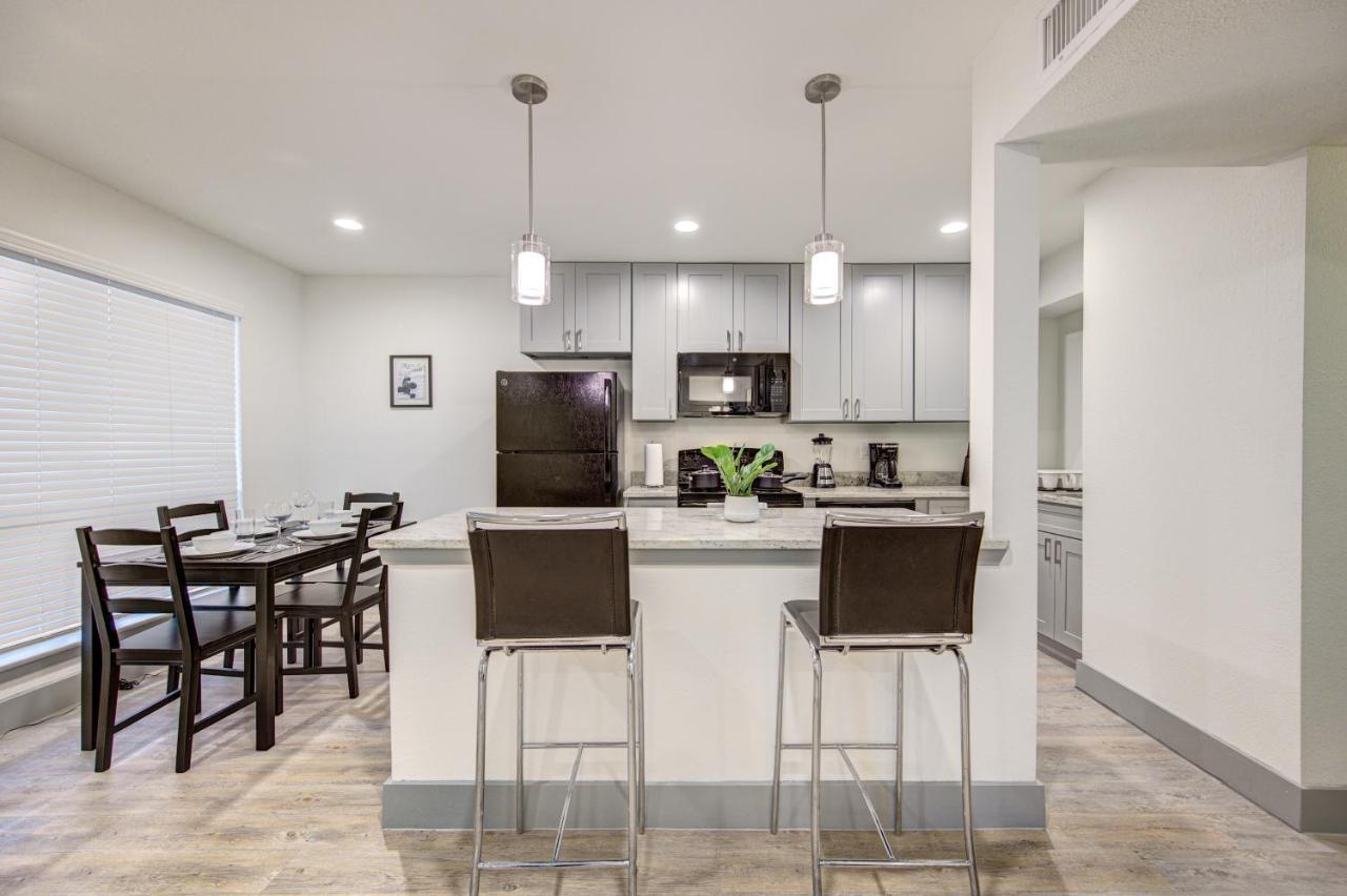 Trendy Midtown Apt, Walk To Shops & Sites, Pets Ok Apartment Houston