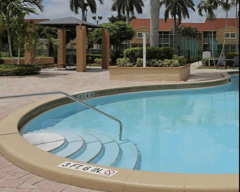 Apartment Private With Laundry, Wi-fi, And Extra Amenities Houston