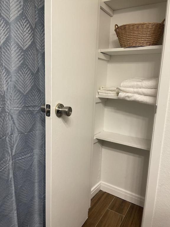 Apartment Private With Laundry, Wi-fi, And Extra Amenities Houston
