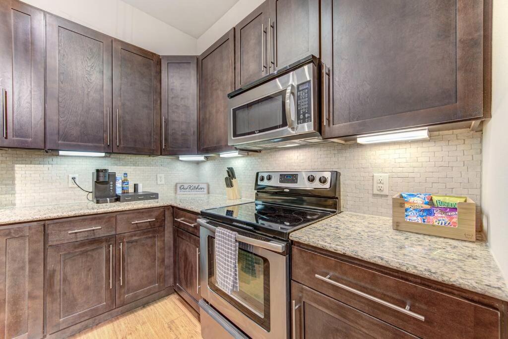 Apartment Lavish Tx Tranquil Haven Luxe 1-bedroom Escape Near Nrg & Med Center