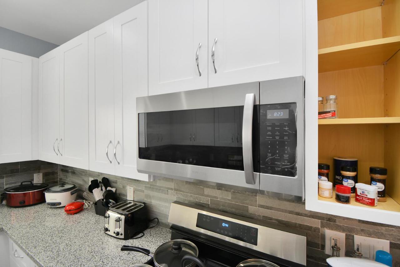 Modern Near Nrg Stadium Apartment *