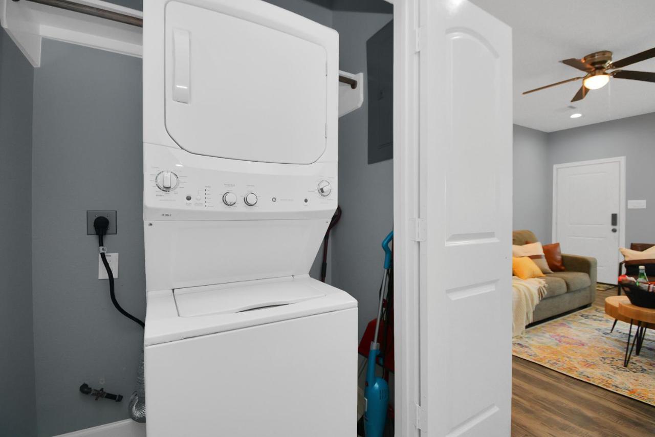 Modern Near Nrg Stadium Apartment