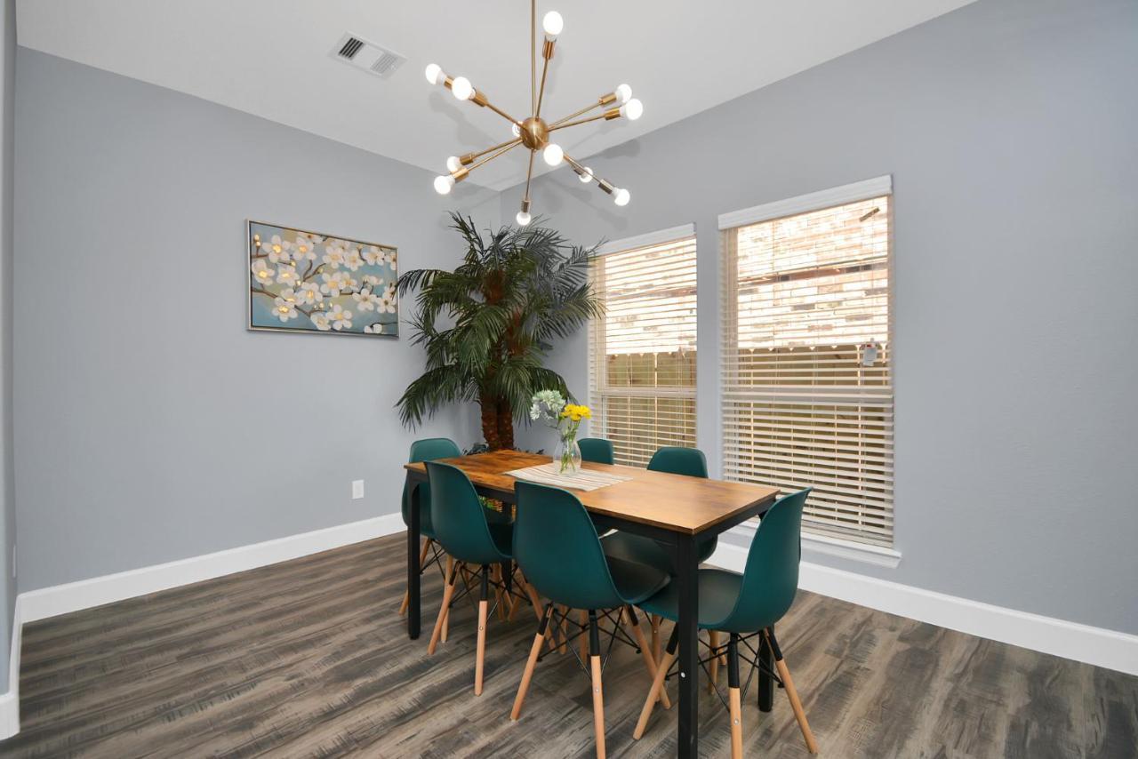 Modern Near Nrg Stadium Apartment *