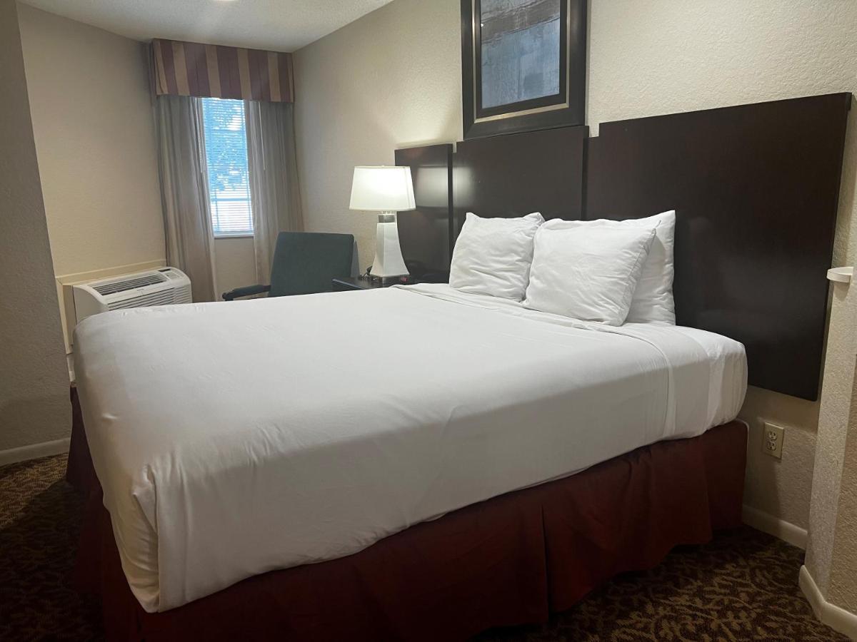 Baymont By Wyndham Houston/westchase 3*