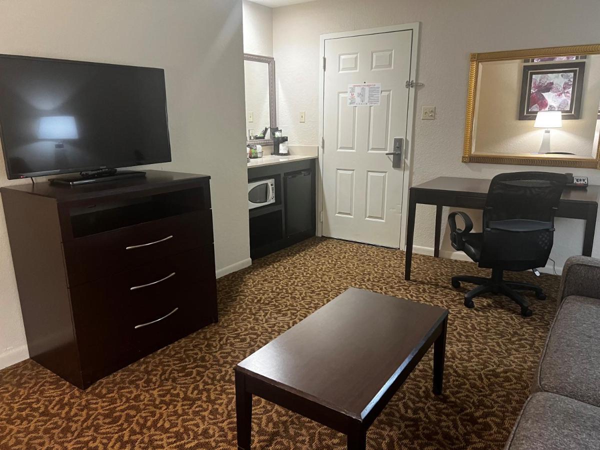 Hotel Baymont By Wyndham Houston/westchase 3*