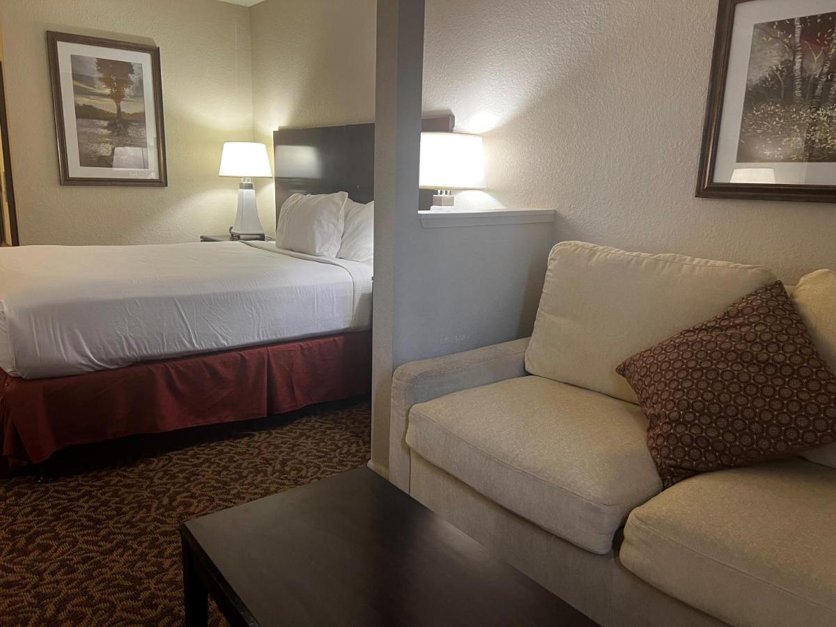Hotel Baymont By Wyndham Houston/westchase 3*