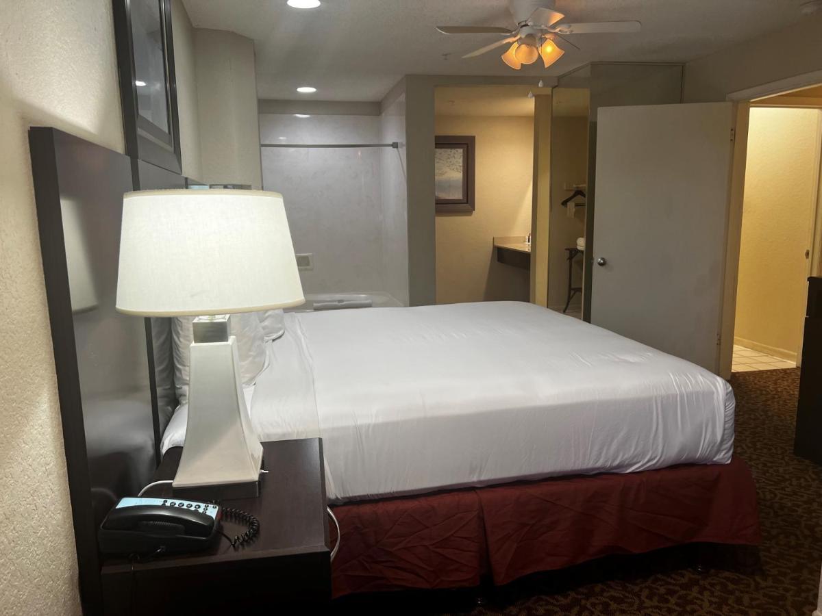 Baymont By Wyndham Houston/westchase 3* Houston
