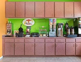 Super 8 By Wyndham Houston/brookhollow Nw Houston