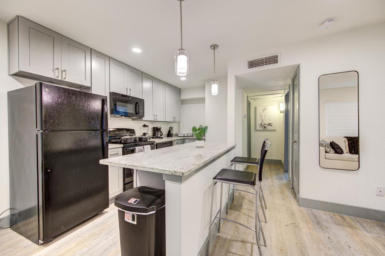 Trendy Midtown Apt, Walk To Shops & Sites, Pets Ok Apartment *