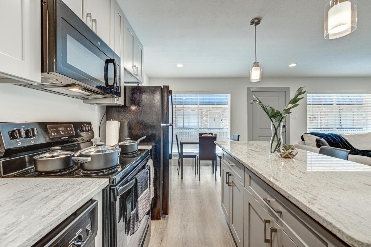 Trendy Midtown Apt, Walk To Shops & Sites, Pets Ok Apartment Houston