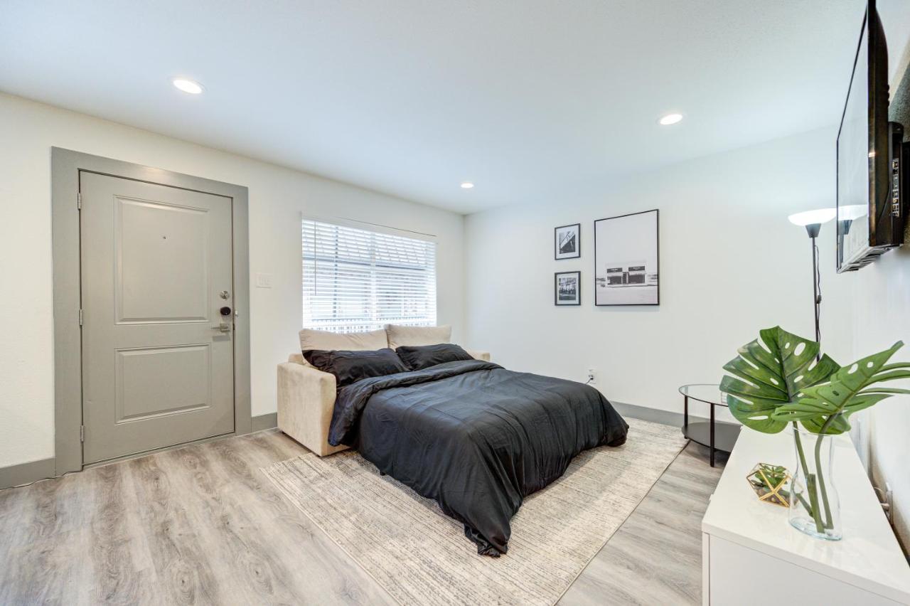 Trendy Midtown Apt, Walk To Shops & Sites, Pets Ok Apartment