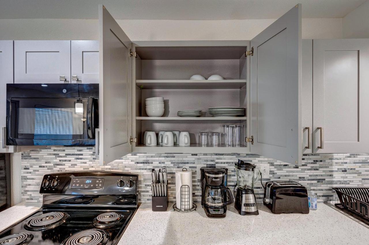 Trendy Midtown Apt, Walk To Shops & Sites, Pets Ok Apartment *
