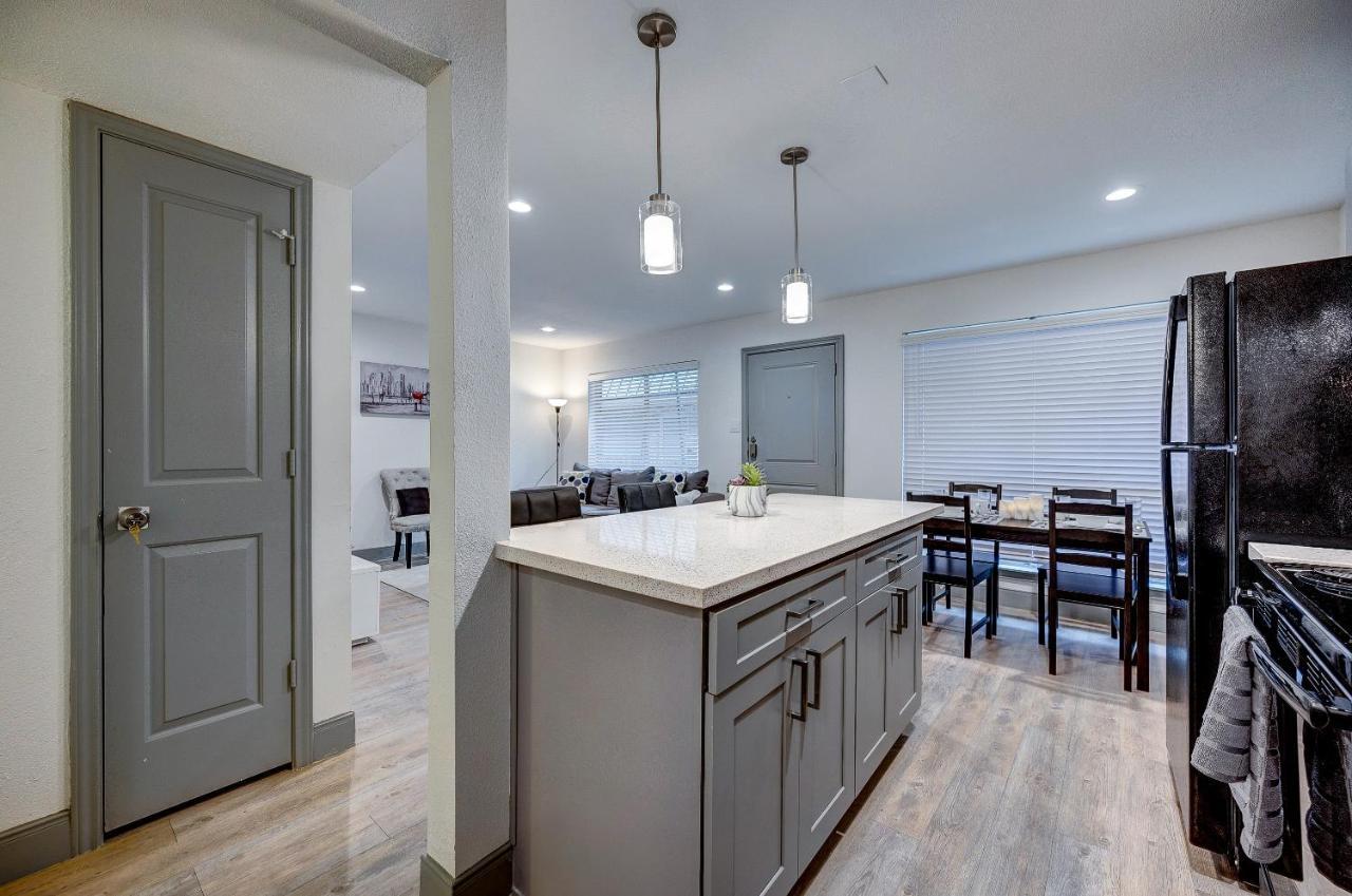 Apartment Trendy Midtown Apt, Walk To Shops & Sites, Pets Ok *