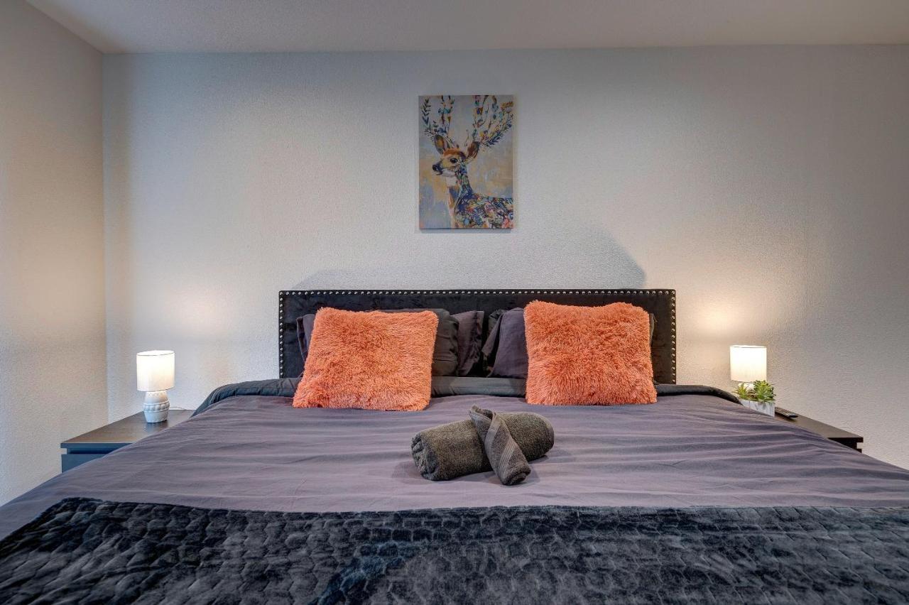 Trendy Midtown Apt, Walk To Shops & Sites, Pets Ok Apartment