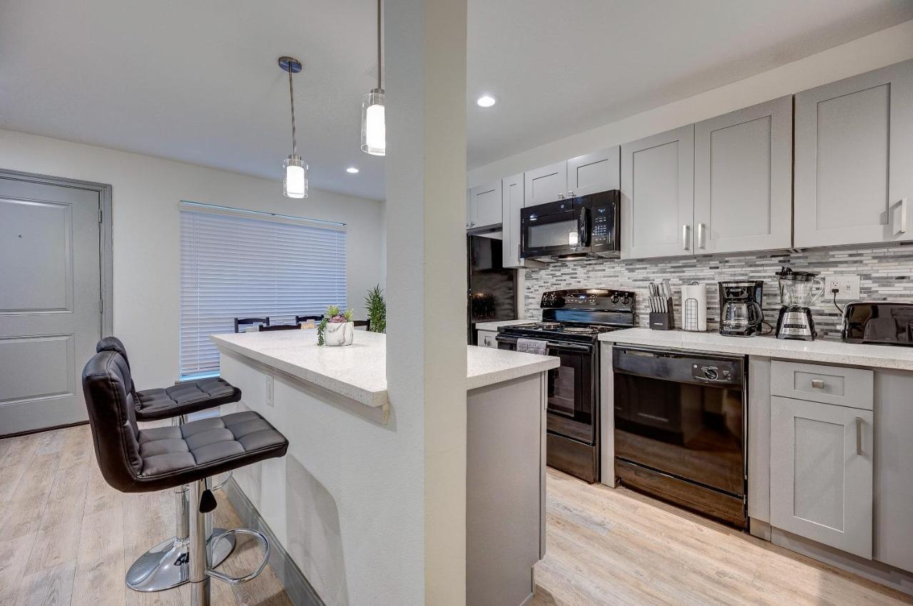 Trendy Midtown Apt, Walk To Shops & Sites, Pets Ok Apartment Houston