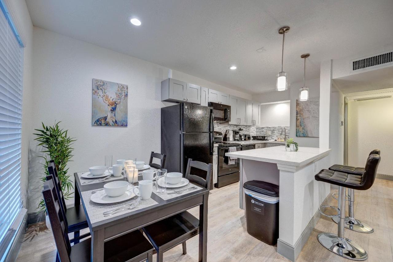 Trendy Midtown Apt, Walk To Shops & Sites, Pets Ok Apartment