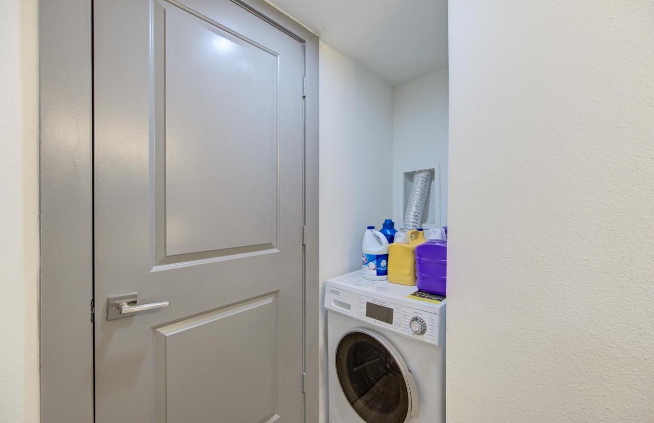 Apartment Trendy Midtown Apt, Walk To Shops & Sites, Pets Ok