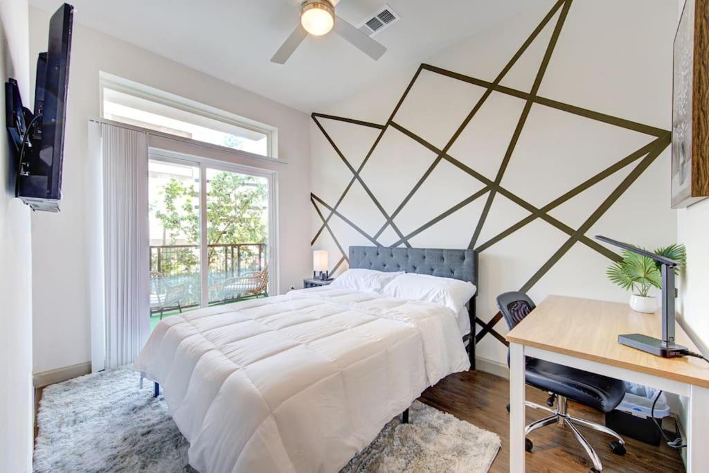 Trendy Downtown 1bd/freeparking/wi-fi/pool * Houston