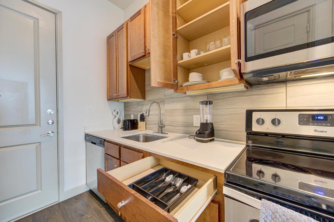 Trendy Downtown 1bd/freeparking/wi-fi/pool Houston