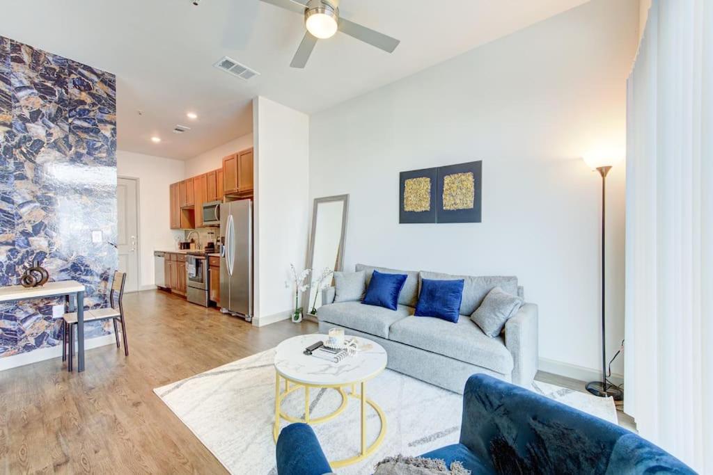 Trendy Downtown 1bd/freeparking/wi-fi/pool Apartment Houston