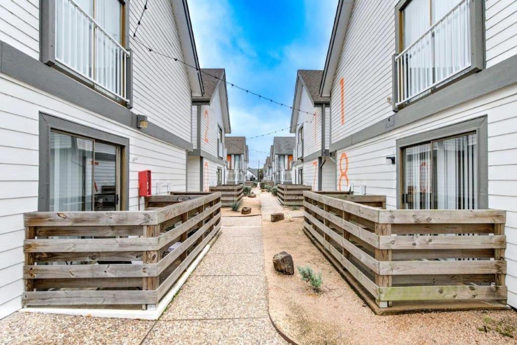 Apartment Lux /king Bed /free Parking/pool/first Floor