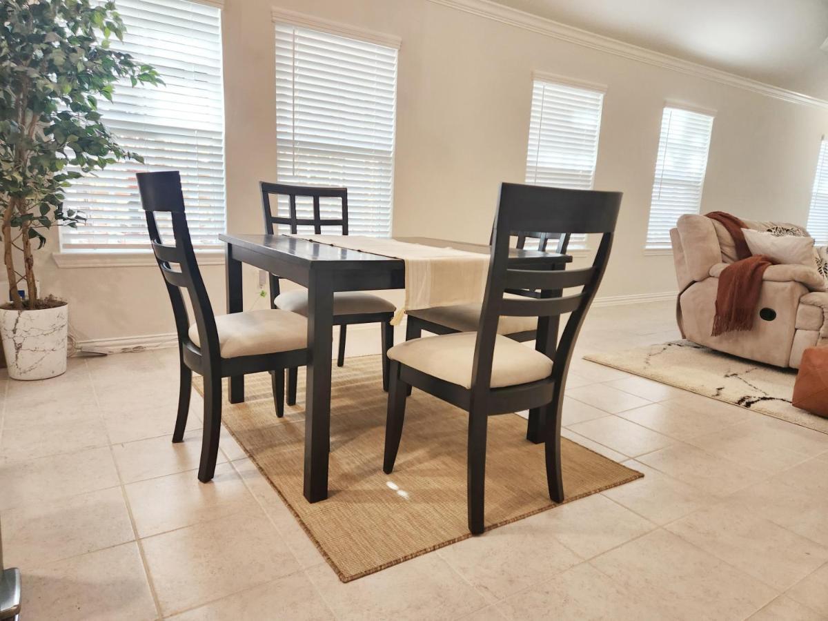Anderson Lake By Ion Near Downtown Med Center Nrg Stadium Beltway 8 Houston