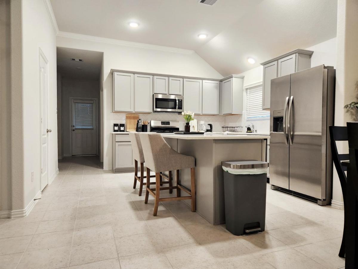 Anderson Lake By Ion Near Downtown Med Center Nrg Stadium Beltway 8 Homestay Houston
