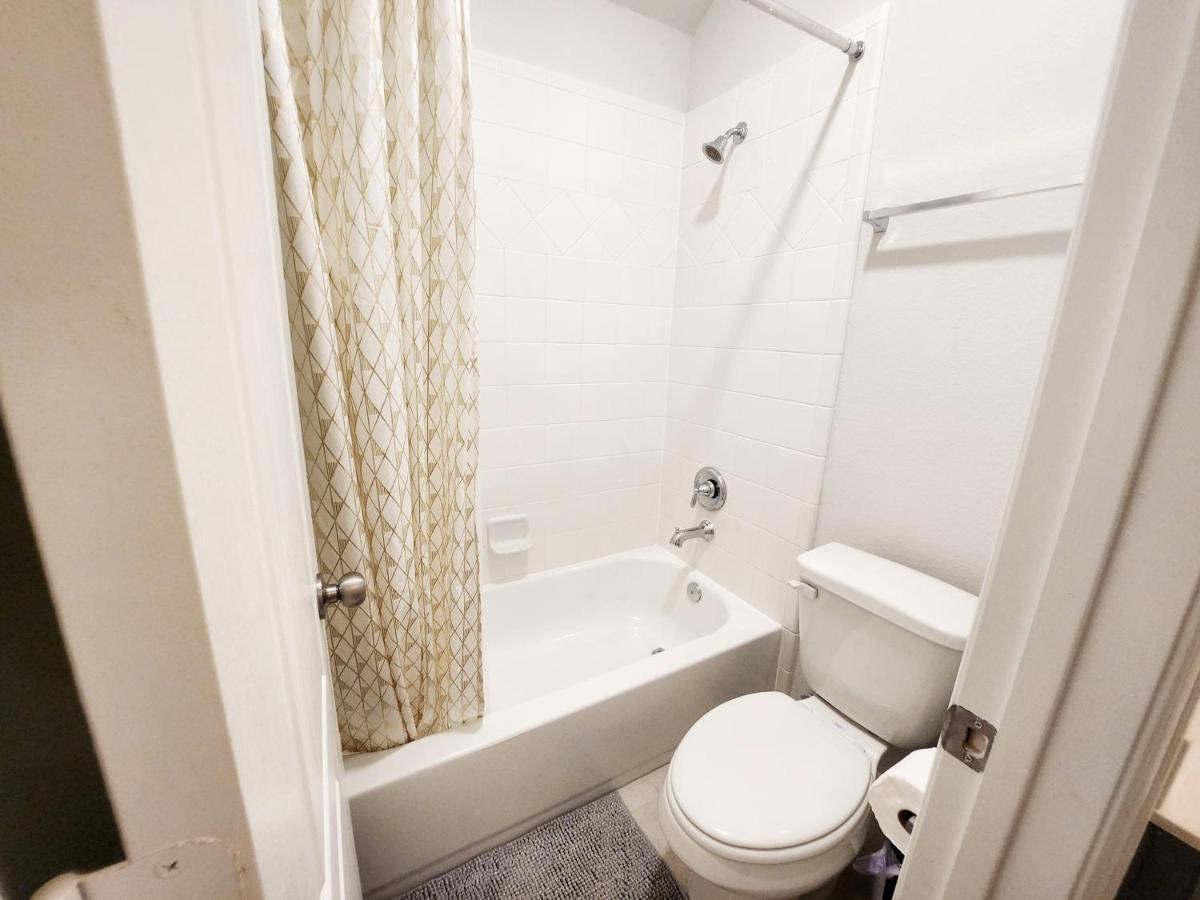 Homestay Anderson Lake By Ion Near Downtown Med Center Nrg Stadium Beltway 8