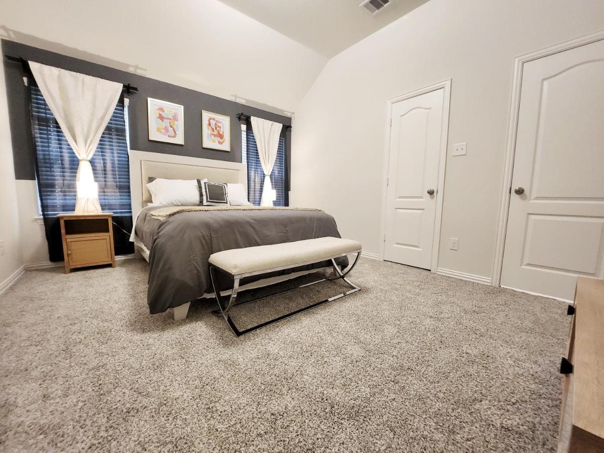 Anderson Lake By Ion Near Downtown Med Center Nrg Stadium Beltway 8 Houston