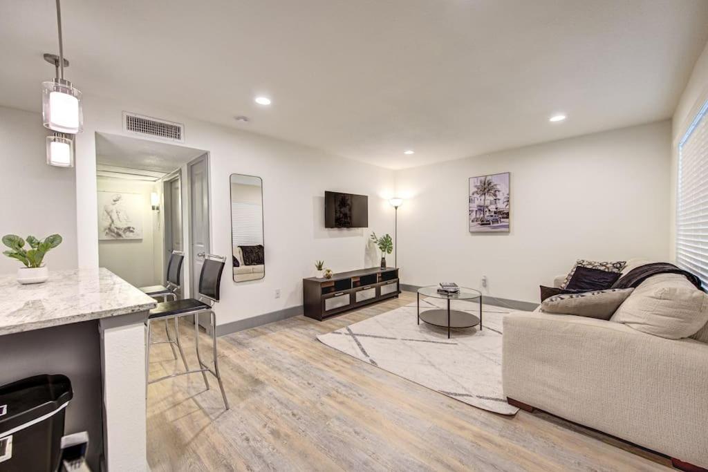 Trendy In Midtown, Walk To Shops & Sites, Pets Ok * Houston
