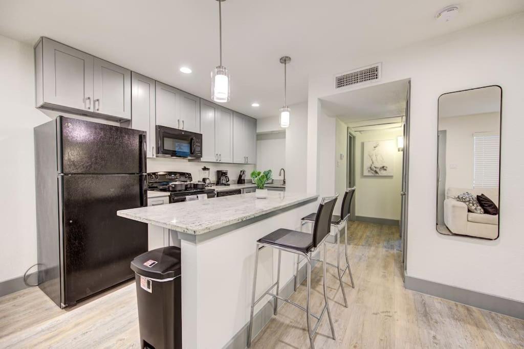Apartment Trendy In Midtown, Walk To Shops & Sites, Pets Ok Houston
