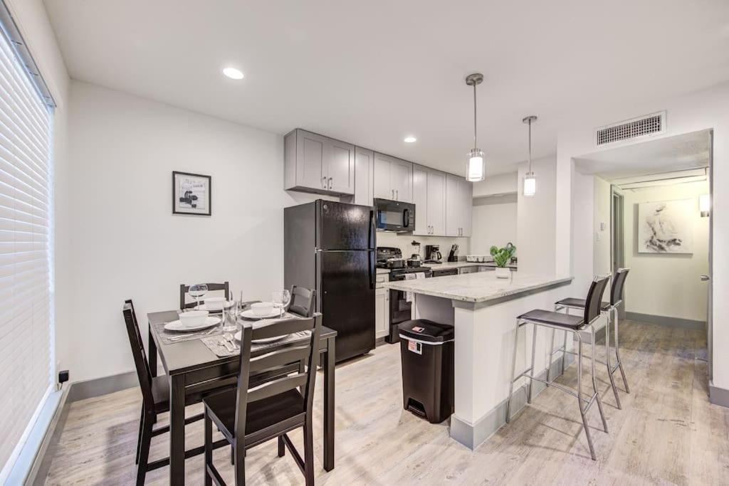 Apartment Trendy In Midtown, Walk To Shops & Sites, Pets Ok Houston