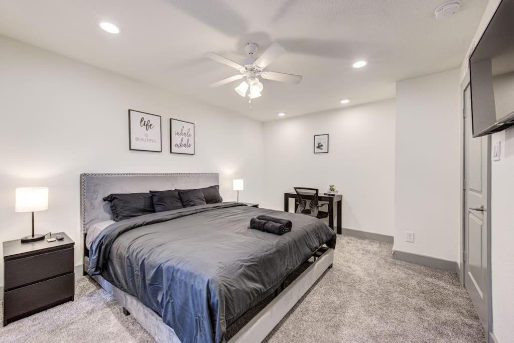 Trendy In Midtown, Walk To Shops & Sites, Pets Ok Apartment Houston
