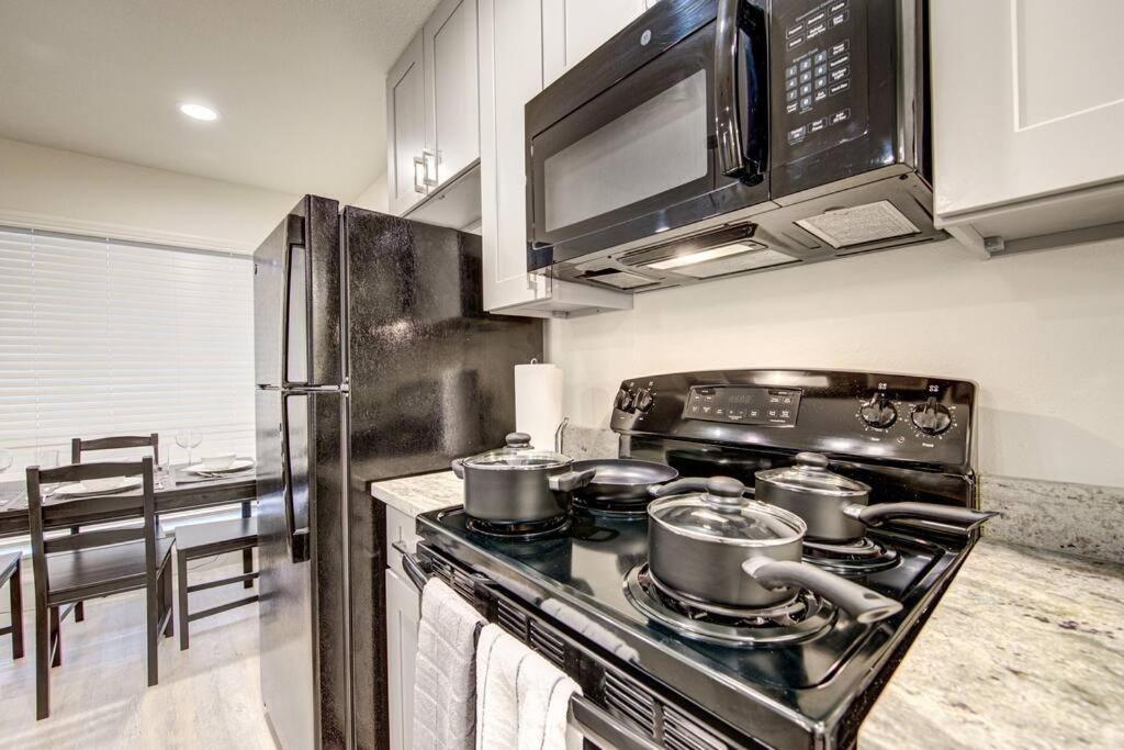 Apartment Trendy In Midtown, Walk To Shops & Sites, Pets Ok Houston