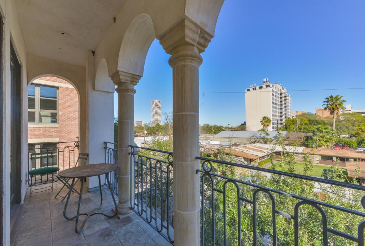 Elegant French Patio With Private Pool Villa Houston