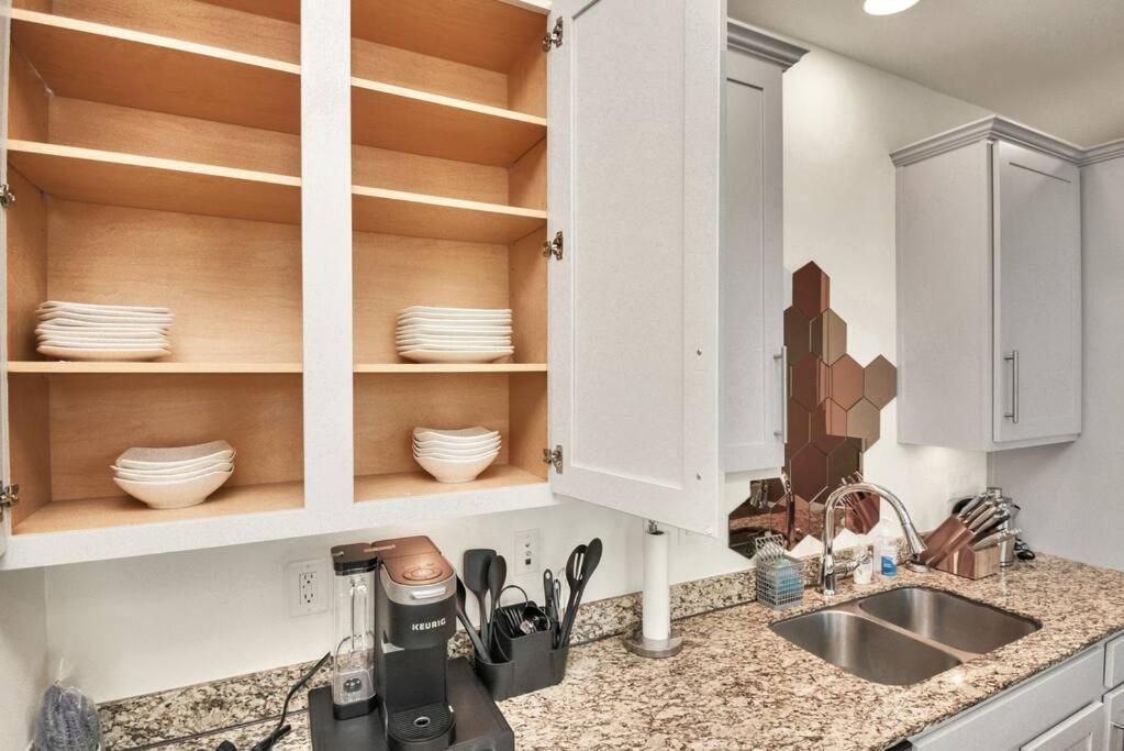 Holiday home 3br/3.5ba Three Story East Downtown Townhouse With View Houston