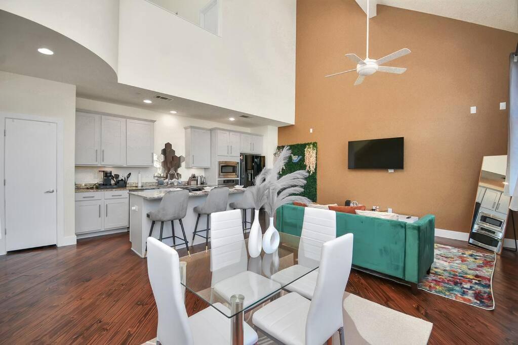 3br/3.5ba Three Story East Downtown Townhouse With View
