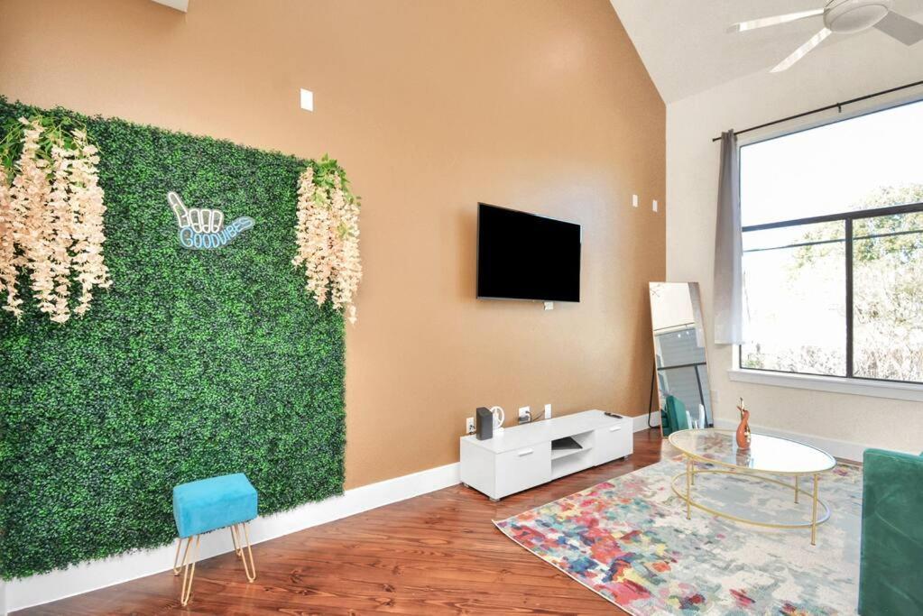 3br/3.5ba Three Story East Downtown Townhouse With View
