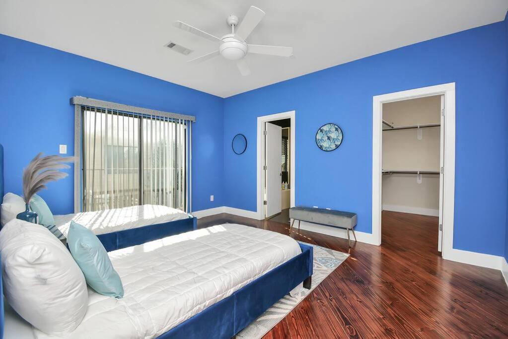 3br/3.5ba Three Story East Downtown Townhouse With View *
