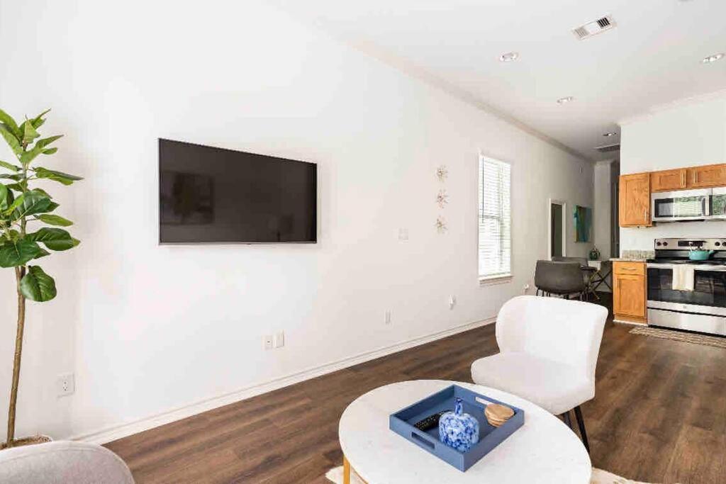 Villa Urban Chic Living Minutes To I-45 And I-610 #b *