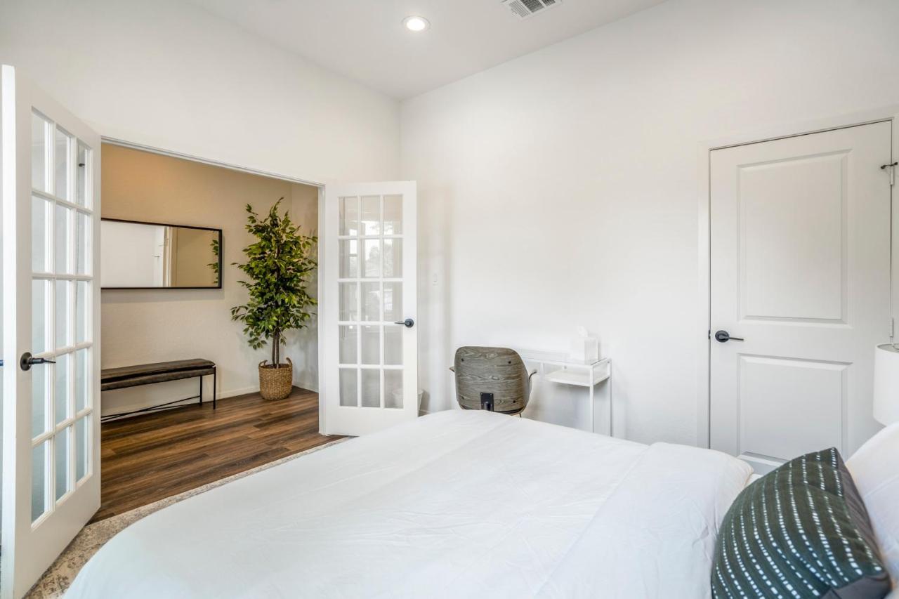 Holiday home Luxury Gated 4bds 3 Full Baths 5 Tvs King 7min To Downtown