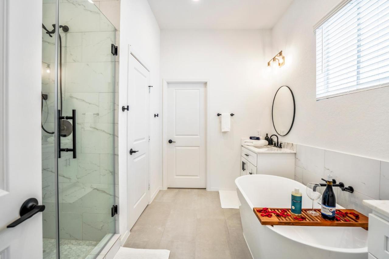 Luxury Gated 4bds 3 Full Baths 5 Tvs King 7min To Downtown *