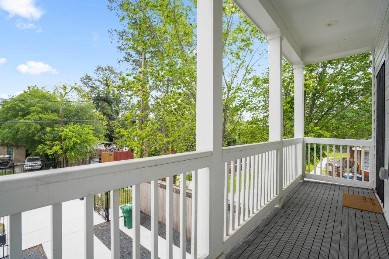 Holiday home Luxury Gated 4bds 3 Full Baths 5 Tvs King 7min To Downtown Houston